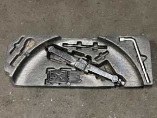 ящик под инструменты Mercedes-Benz M-Класс W164 2007, 3.0 л., OM 642.940, дизель, АКПП, A1648992514